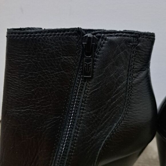 Frye Remy Chelsea Women's Black Leather Slip On Zip Up Ankle Booties Size 7.5 - Picture 10 of 13